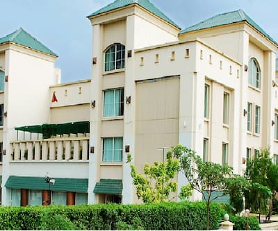 https://imgcld.yatra.com/ytimages/image/upload/t_hotel_yatra_city_desktop/v1436261352/Domestic Hotels/Hotels_Hisar/Hotel Midtown Grand/overview.jpg